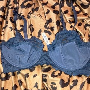 Grey lace plunged un padded bra
